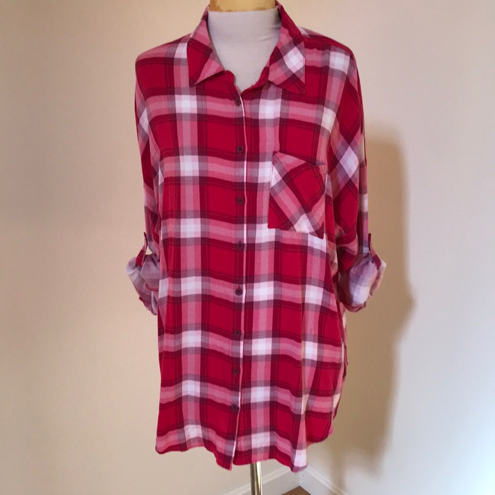 Torrid 1X Red Plaid Button-Up tab sleeve Shirt.
